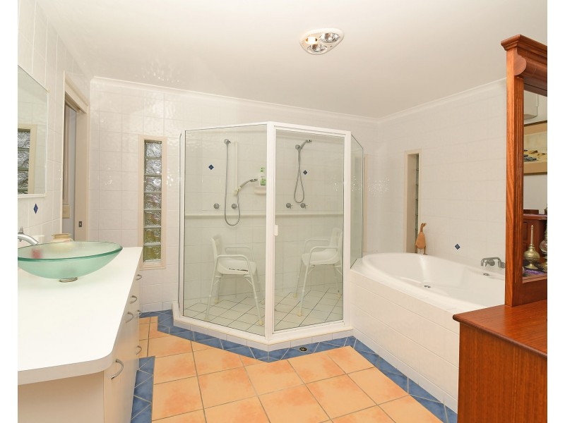 1 Glen Eagles Close, Wondunna QLD 4655