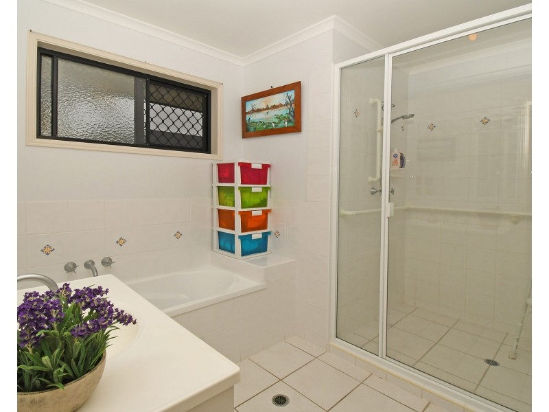 1 Glen Eagles Close, Wondunna QLD 4655