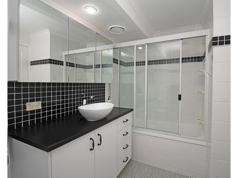 10/407 Esplanade, Torquay QLD 4655