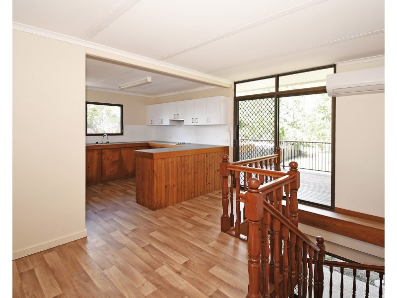 15 Flinders Street, Point Vernon QLD 4655