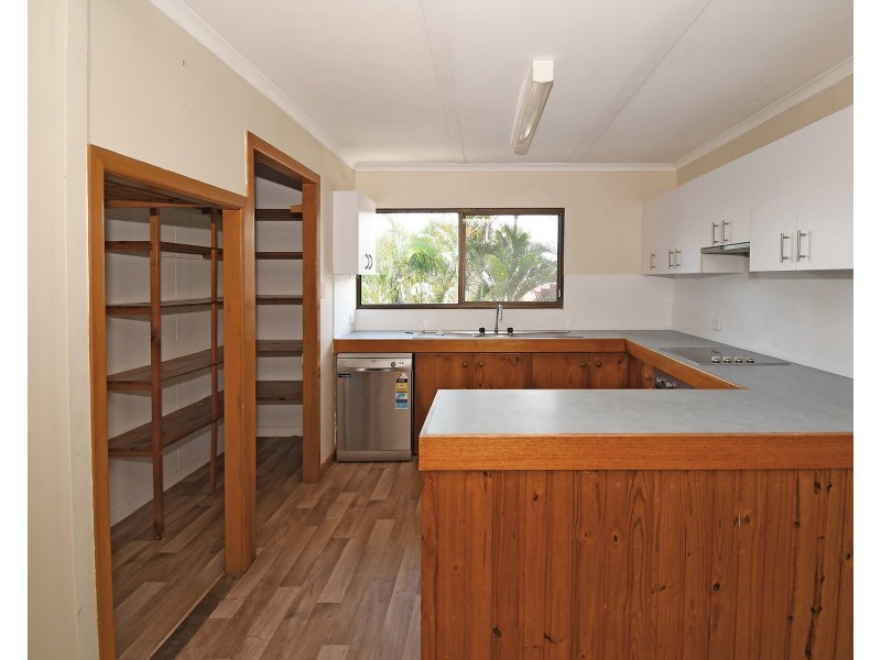 15 Flinders Street, Point Vernon QLD 4655