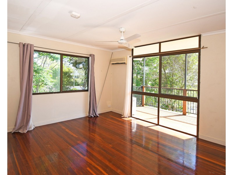 15 Flinders Street, Point Vernon QLD 4655