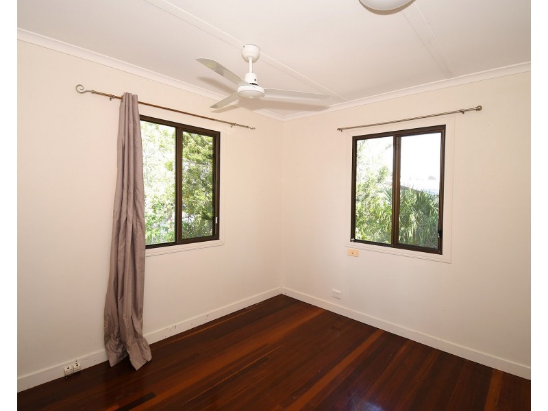 15 Flinders Street, Point Vernon QLD 4655