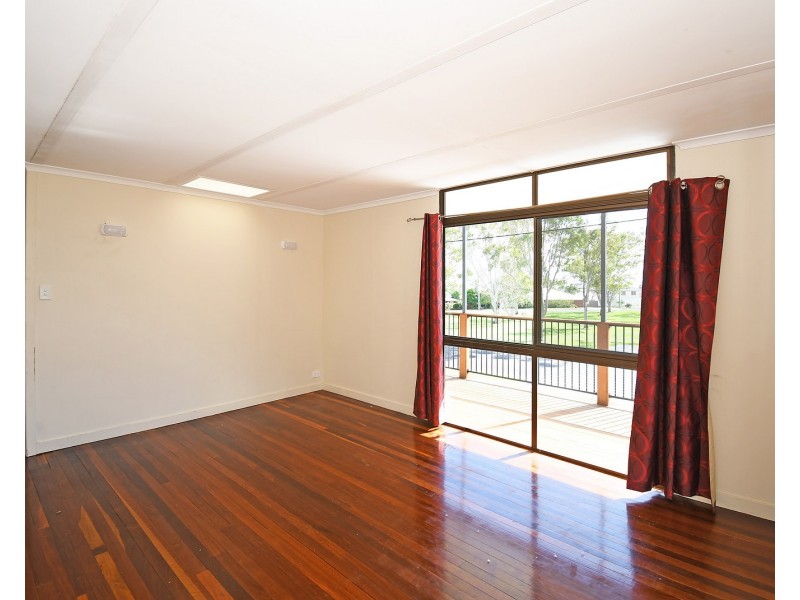 15 Flinders Street, Point Vernon QLD 4655