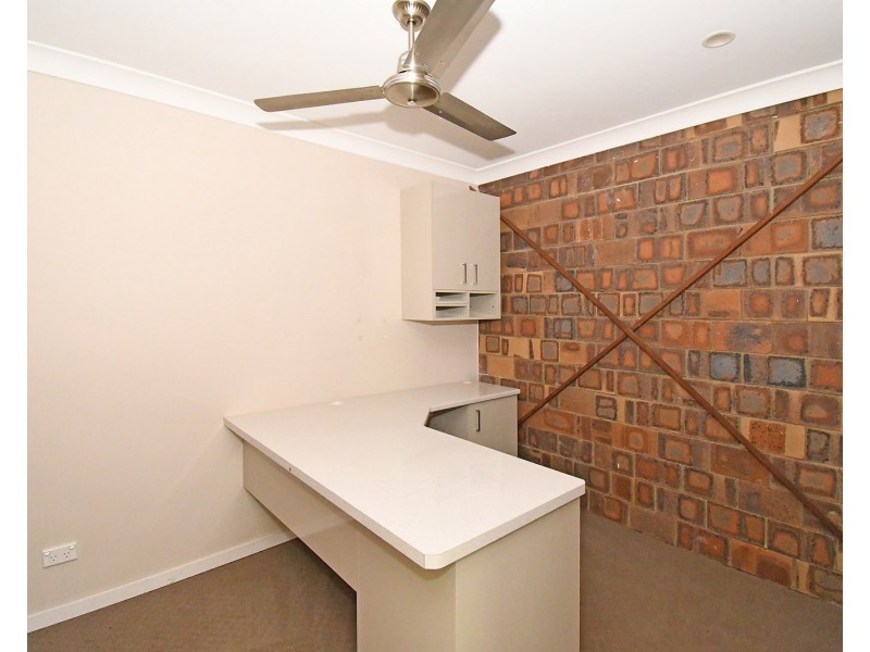 15 Flinders Street, Point Vernon QLD 4655