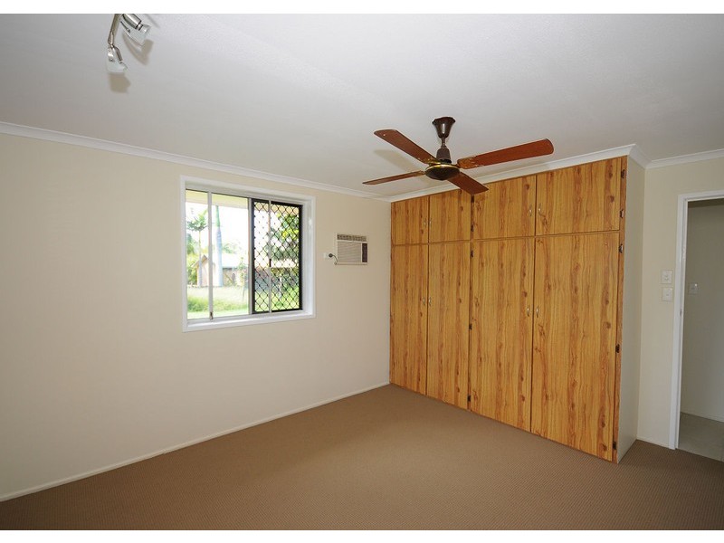11 Southerden Street, Torquay QLD 4655