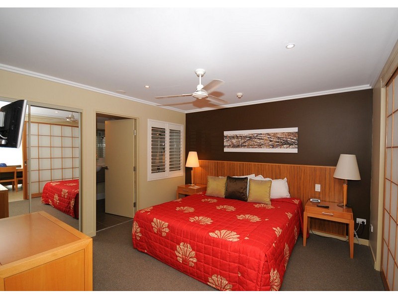 Unit 106/569 Esplanade, Urangan QLD 4655