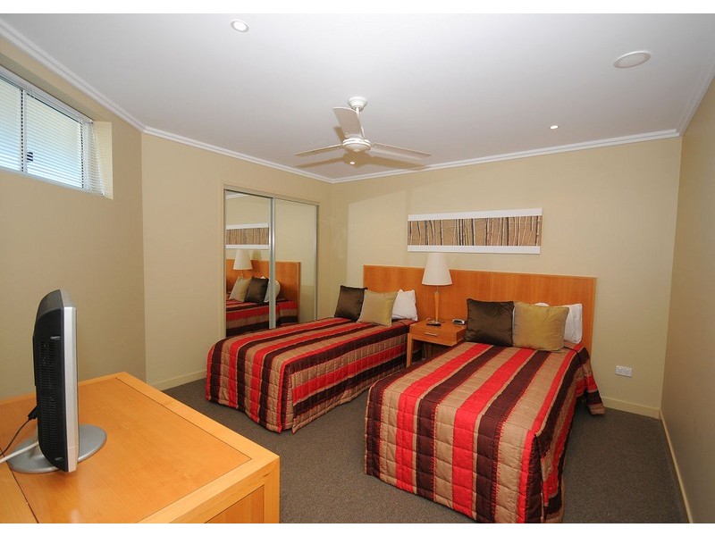 Unit 106/569 Esplanade, Urangan QLD 4655