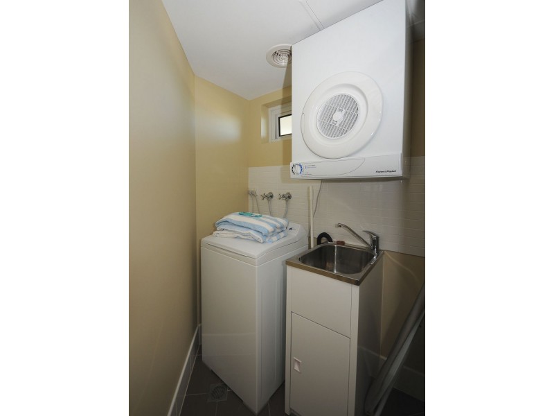 Unit 106/569 Esplanade, Urangan QLD 4655