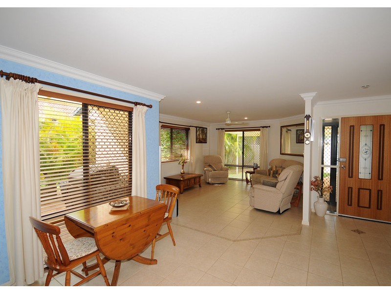 11 Montrose Cl, Point Vernon QLD 4655