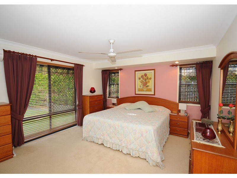 11 Montrose Cl, Point Vernon QLD 4655