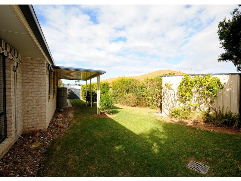 11 Montrose Cl, Point Vernon QLD 4655