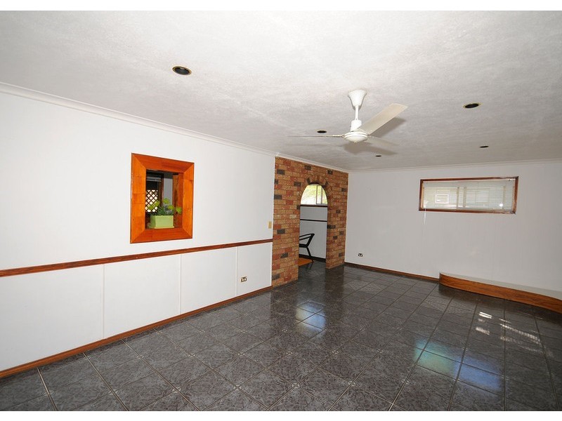 9 Southerden Street, Torquay QLD 4655