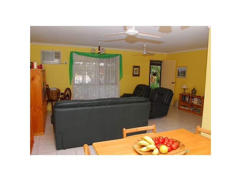 7 Aimee Dr, Urangan QLD 4655
