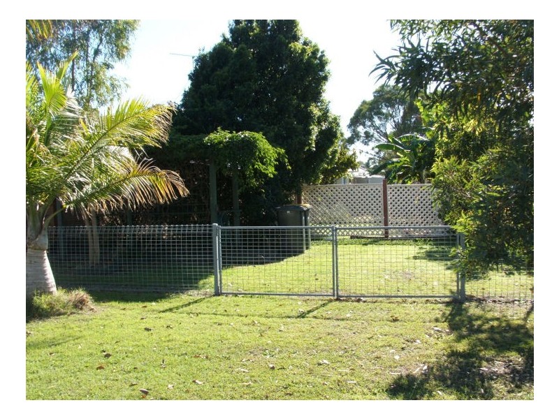 7 Aimee Dr, Urangan QLD 4655