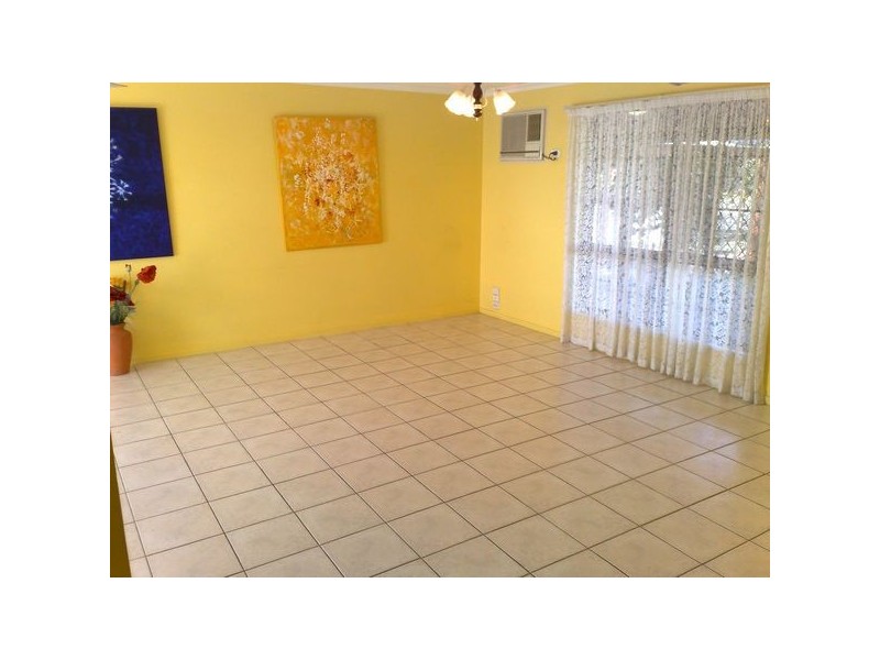 7 Aimee Dr, Urangan QLD 4655