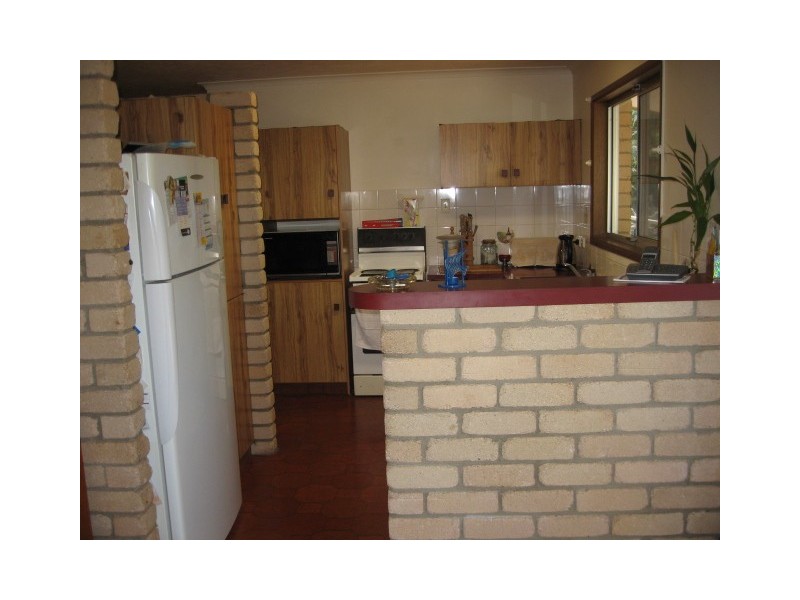19 Limpus St, Urangan QLD 4655