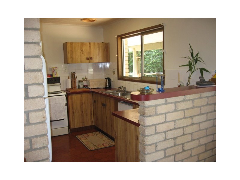 19 Limpus St, Urangan QLD 4655