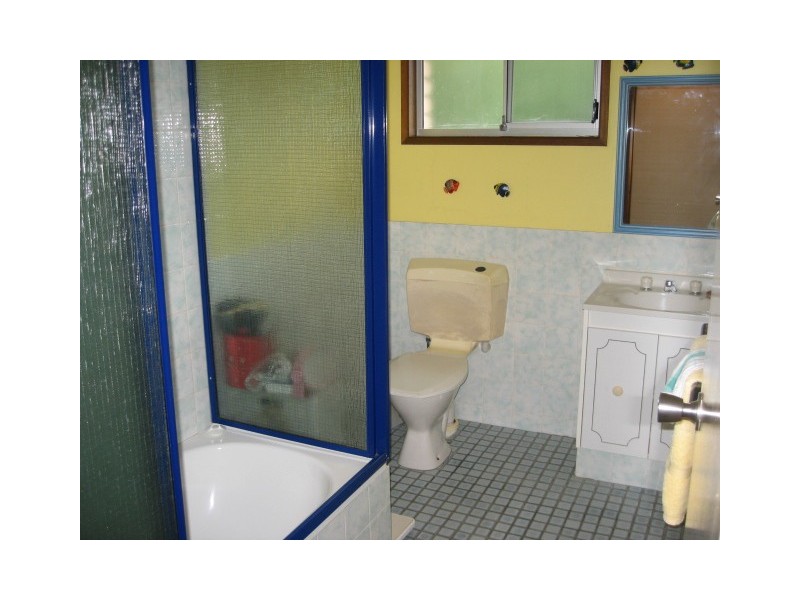 19 Limpus St, Urangan QLD 4655