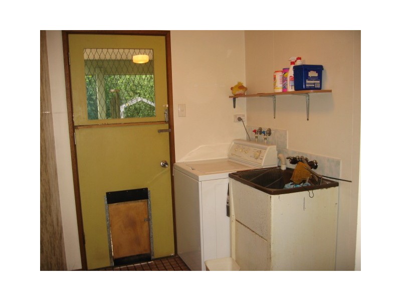19 Limpus St, Urangan QLD 4655