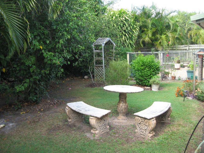 19 Limpus St, Urangan QLD 4655