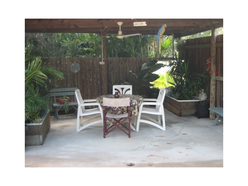 19 Limpus St, Urangan QLD 4655