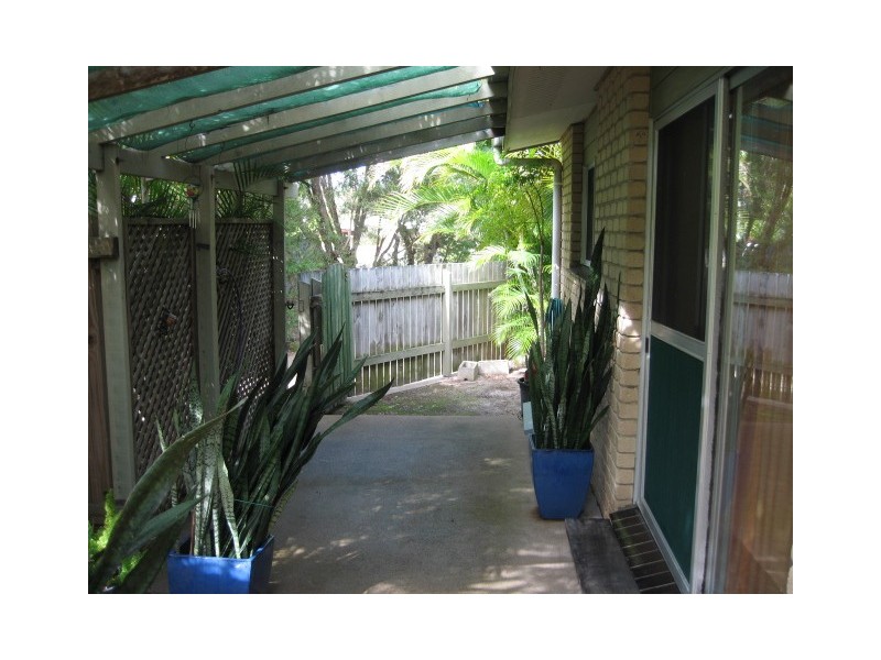 19 Limpus St, Urangan QLD 4655