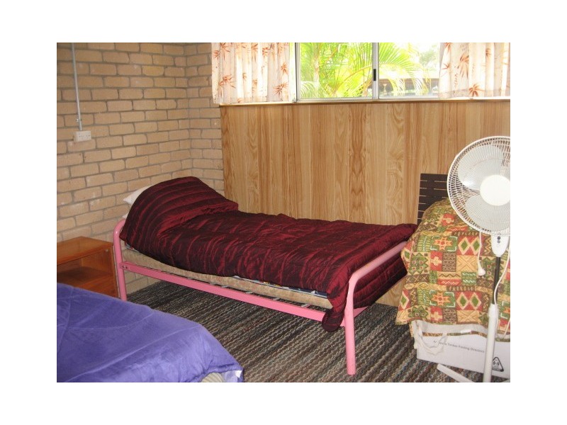 19 Limpus St, Urangan QLD 4655