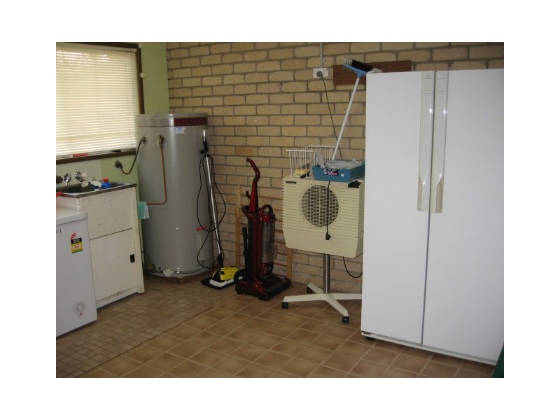 19 Limpus St, Urangan QLD 4655