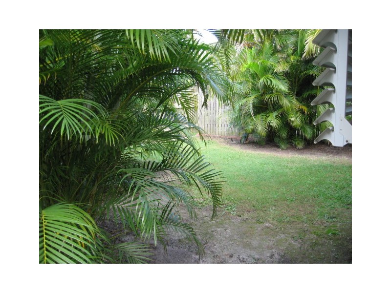19 Limpus St, Urangan QLD 4655