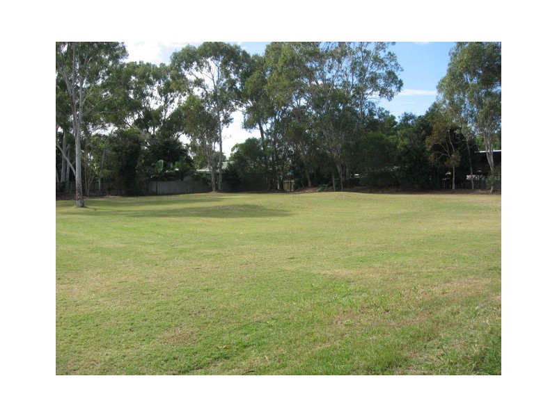 19 Limpus St, Urangan QLD 4655