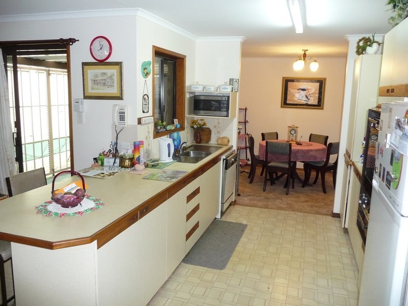 9 Moonbi St, Scarness QLD 4655