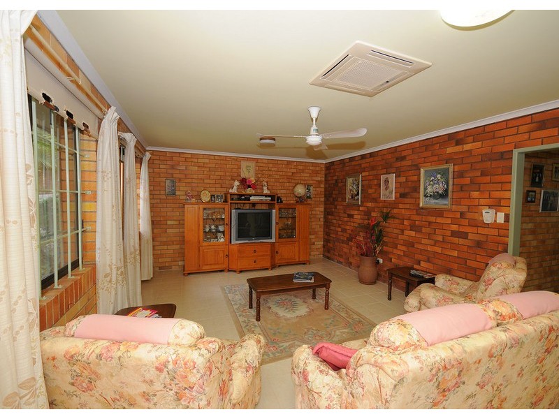 117 Freshwater Street, Torquay QLD 4655