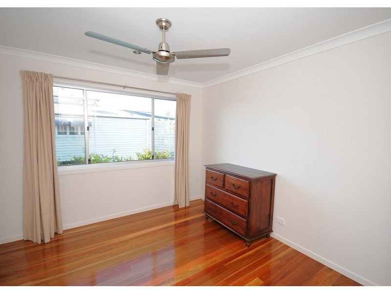 37 Miller Street, Urangan QLD 4655