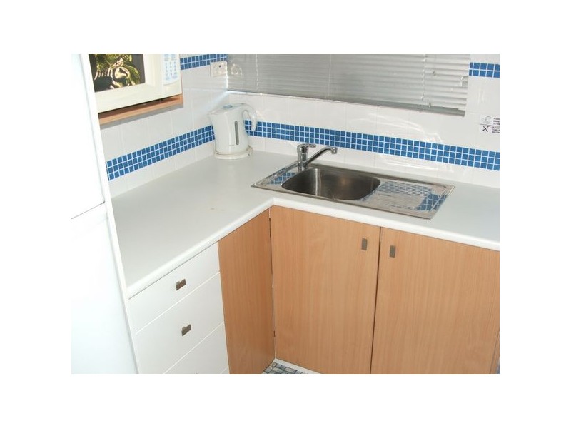 Unit 16-13 Ann St, Torquay QLD 4655