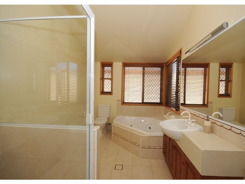 27 Sandalwood Drive, Wondunna QLD 4655