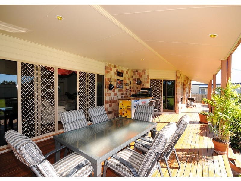 27 Sandalwood Drive, Wondunna QLD 4655