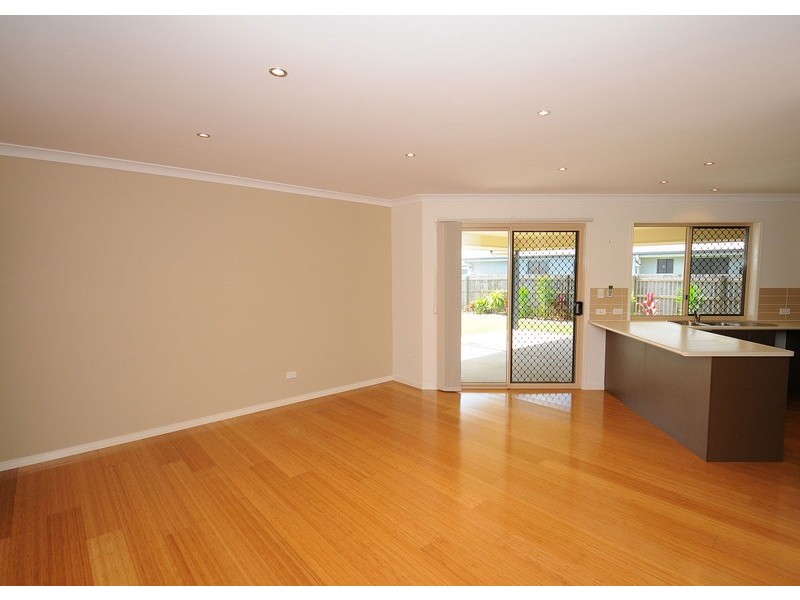 50 Lancaster Circuit, Urraween QLD 4655
