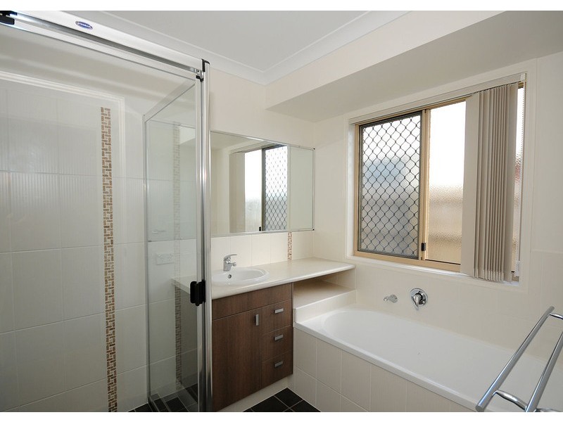 50 Lancaster Circuit, Urraween QLD 4655