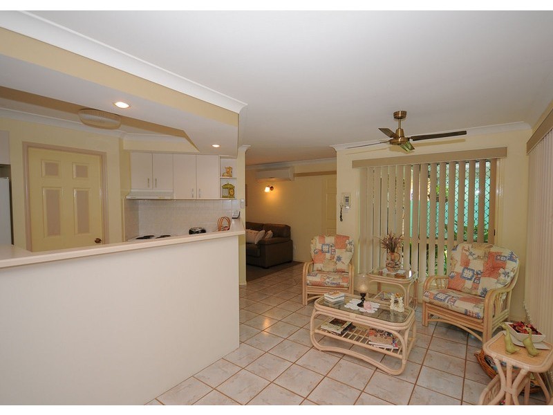 4 Haupt Ave, Pialba QLD 4655