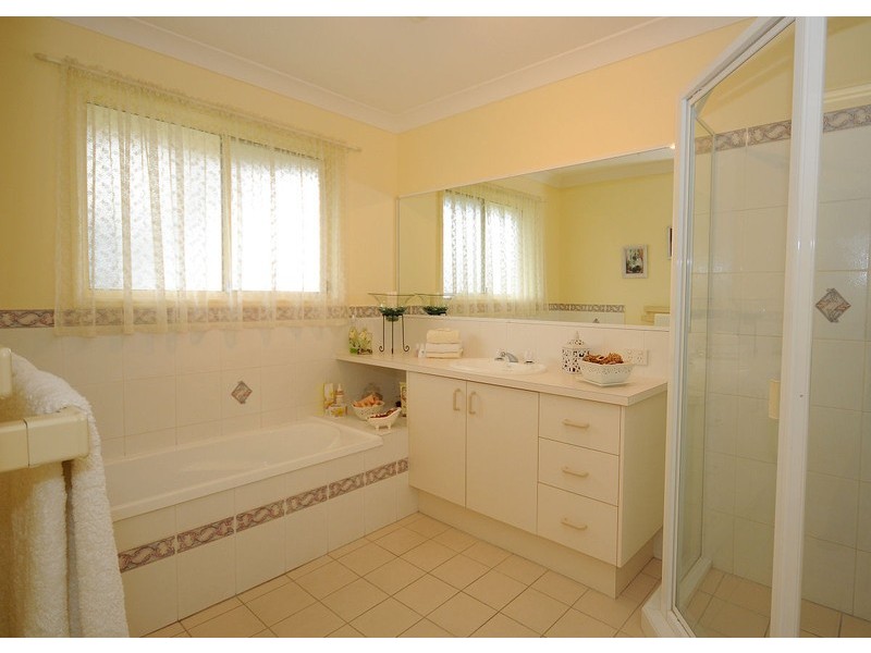4 Haupt Ave, Pialba QLD 4655