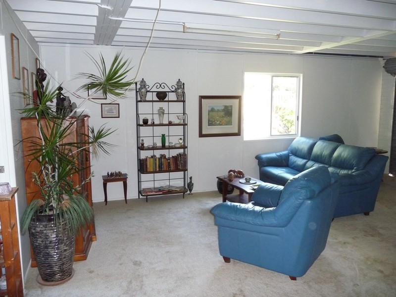 13 Paradise Street, Point Vernon QLD 4655