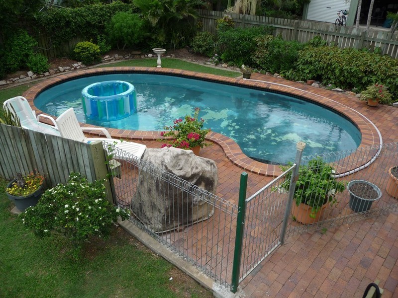 13 Paradise Street, Point Vernon QLD 4655