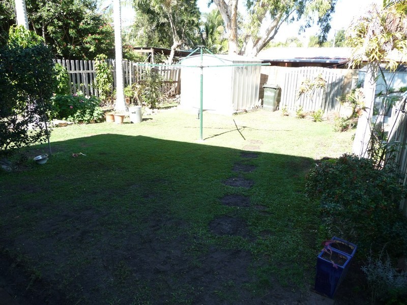 13 Paradise Street, Point Vernon QLD 4655