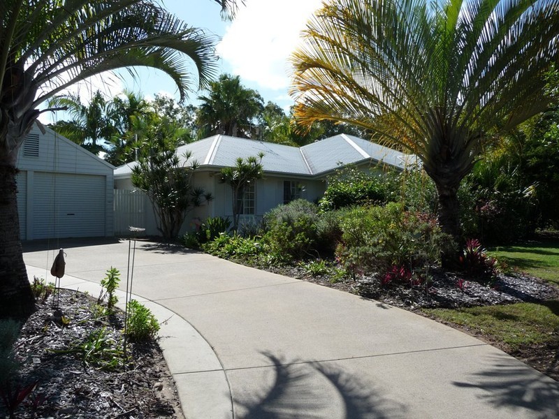 25 Palmwood Drive, Dundowran Beach QLD 4655