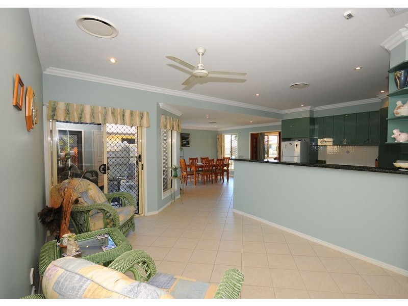 14 Jonwest Close, Torquay QLD 4655