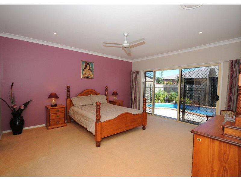 14 Jonwest Close, Torquay QLD 4655