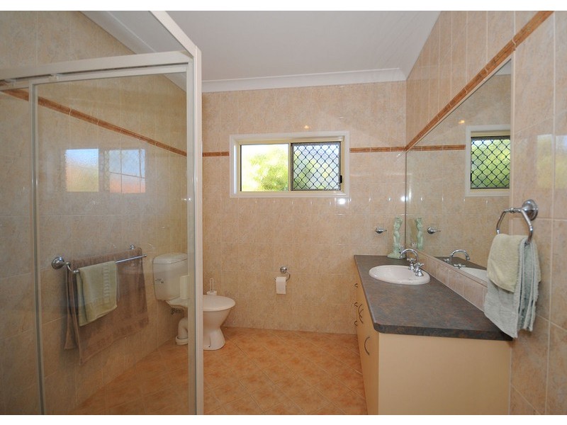 14 Jonwest Close, Torquay QLD 4655