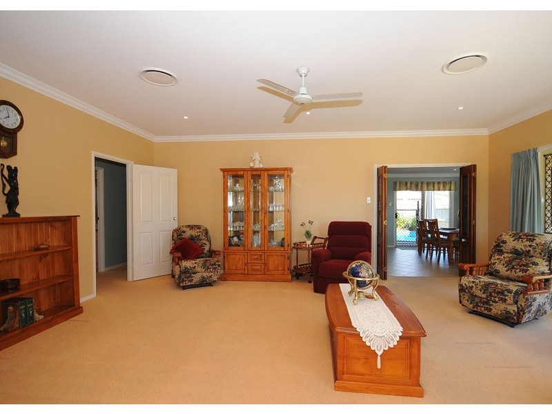 14 Jonwest Close, Torquay QLD 4655