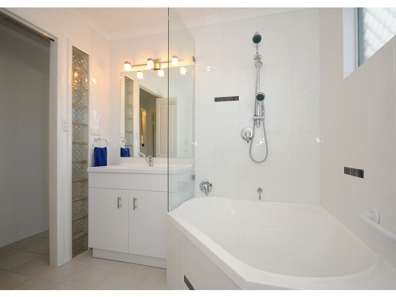 29B Saunders Street, Point Vernon QLD 4655